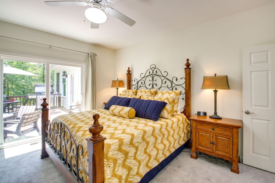 Bedroom 1 | King Bed | Smart TV | Deck Access