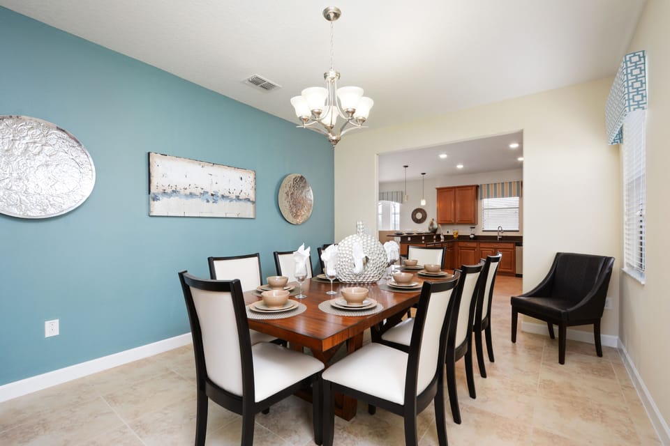 House, 6 Bedrooms | In-room dining