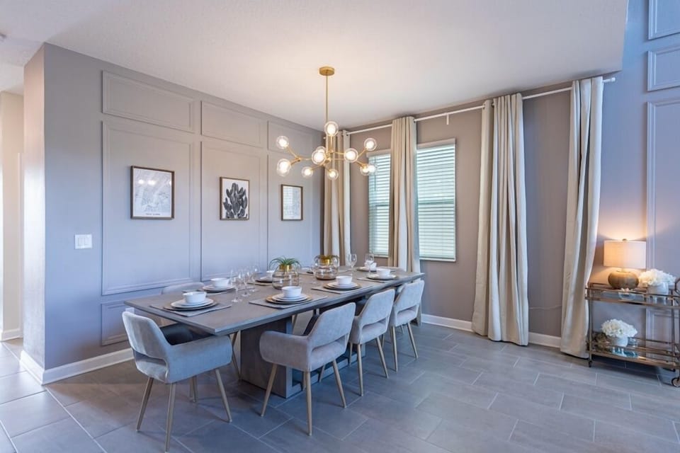House, 5 Bedrooms | In-room dining