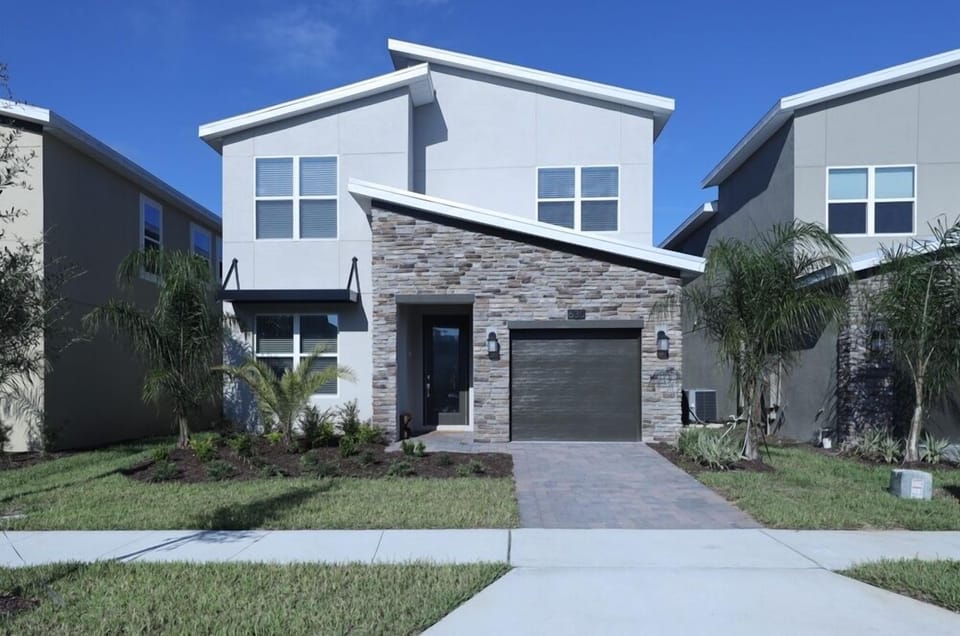 House, 5 Bedrooms | Exterior