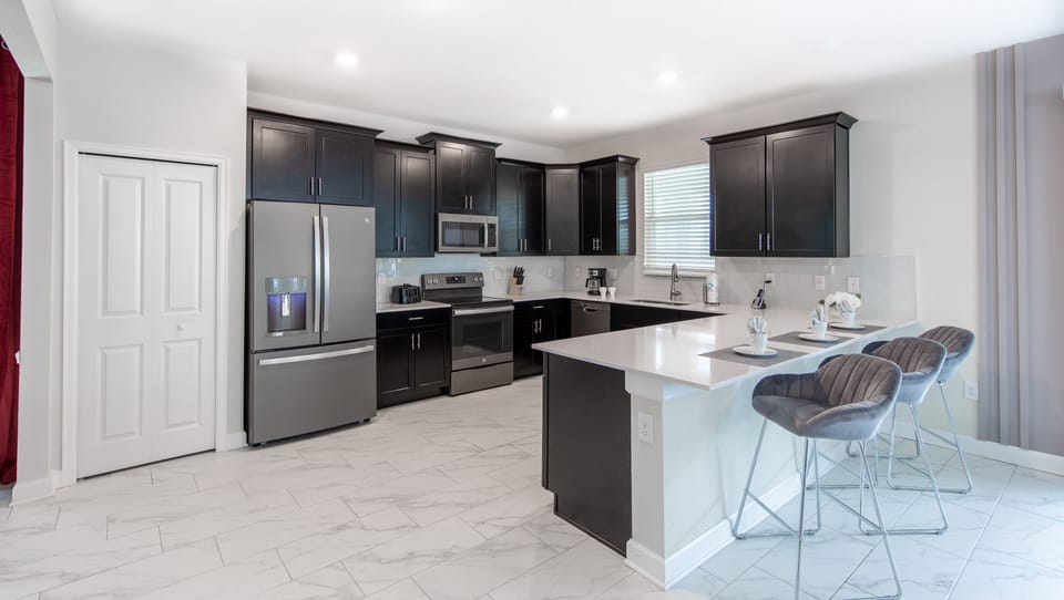 House, 6 Bedrooms | Private kitchen | Coffee/tea maker, fridge, oven, toaster
