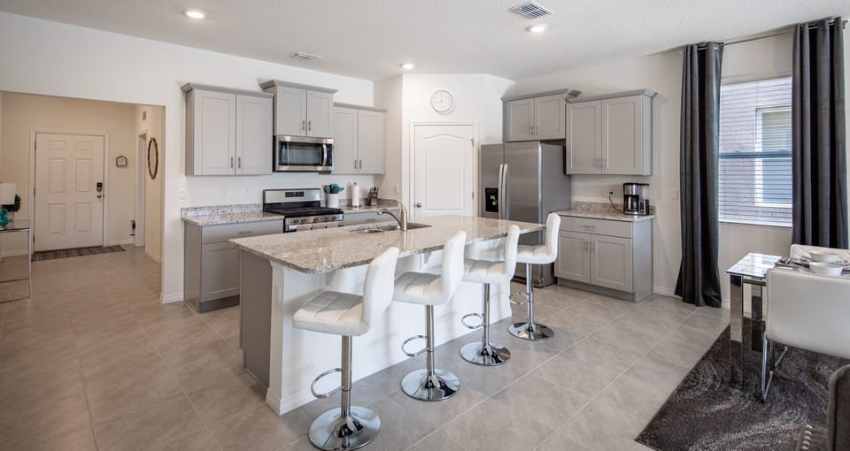 House, 6 Bedrooms | Private kitchen | Coffee/tea maker, fridge, oven, toaster