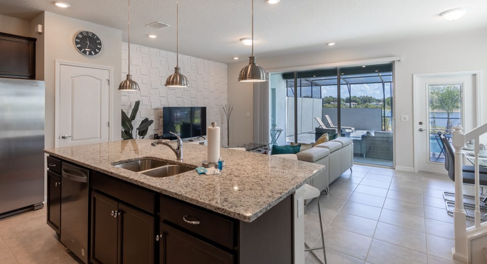 Townhome, 5 Bedrooms | Private kitchen | Fridge, toaster