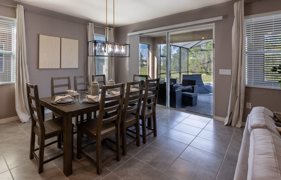House, 5 Bedrooms | Dining
