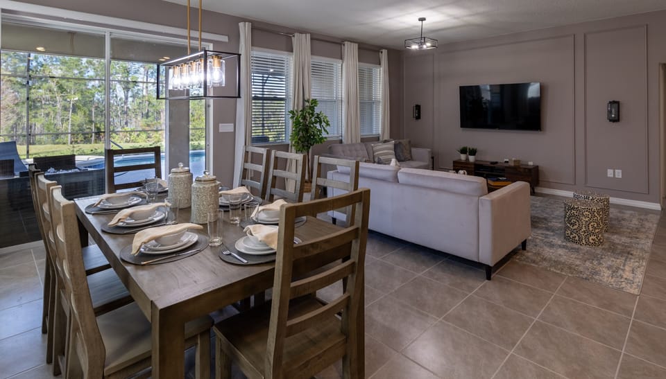 House, 5 Bedrooms | Dining
