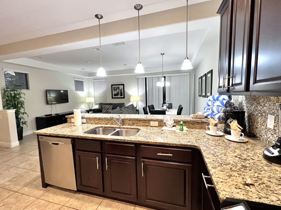 Townhome, 4 Bedrooms | Private kitchen | Coffee/tea maker, fridge, oven, toaster