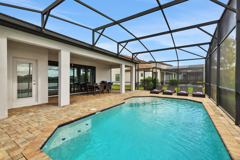 House, 4 Bedrooms | Pool