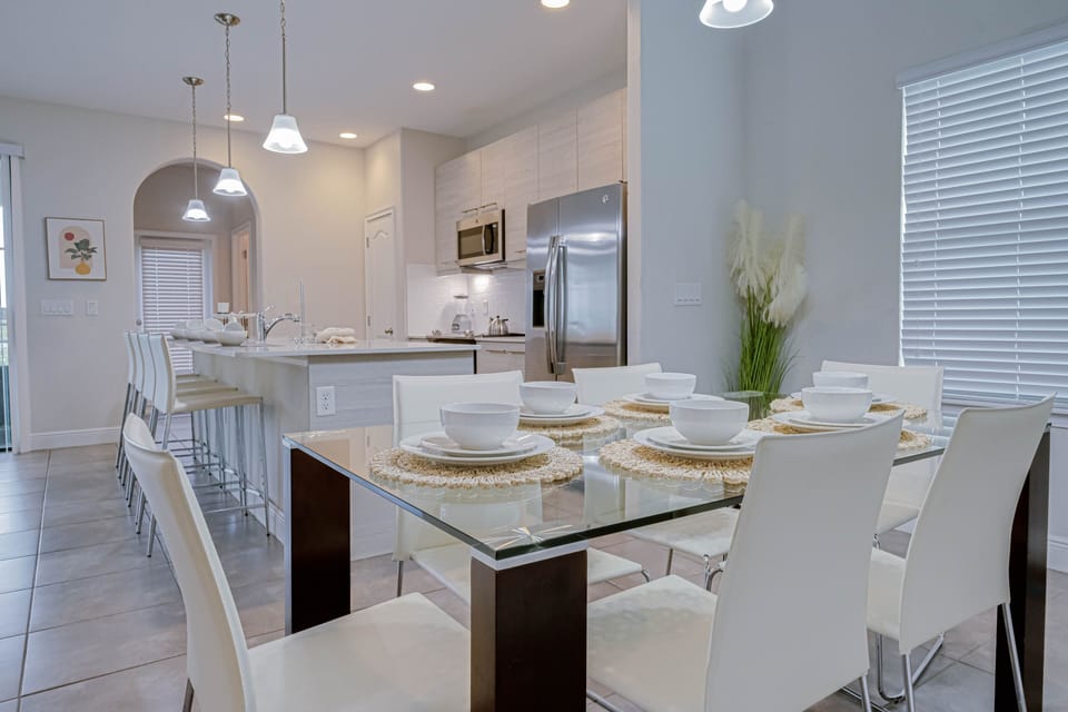 House, 4 Bedrooms | Private kitchen | Coffee/tea maker, fridge, oven, toaster