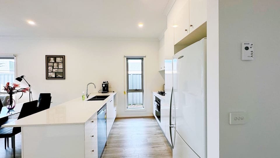 Family Villa | Private kitchen | Full-size fridge, microwave, oven, stovetop