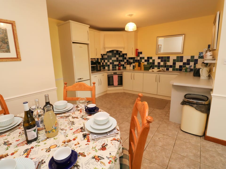 Cottage | Interior