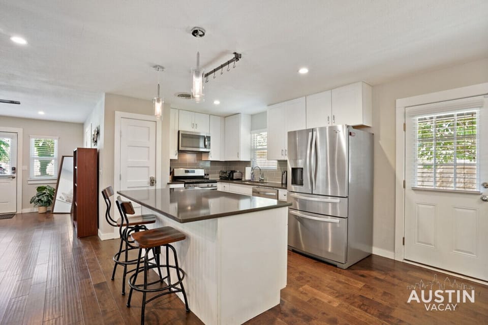 Fully equipped kitchen with all the essentials and dining area
