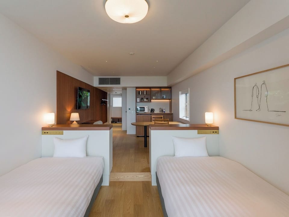 [Dog-friendly room] User-friendly bed area and dining