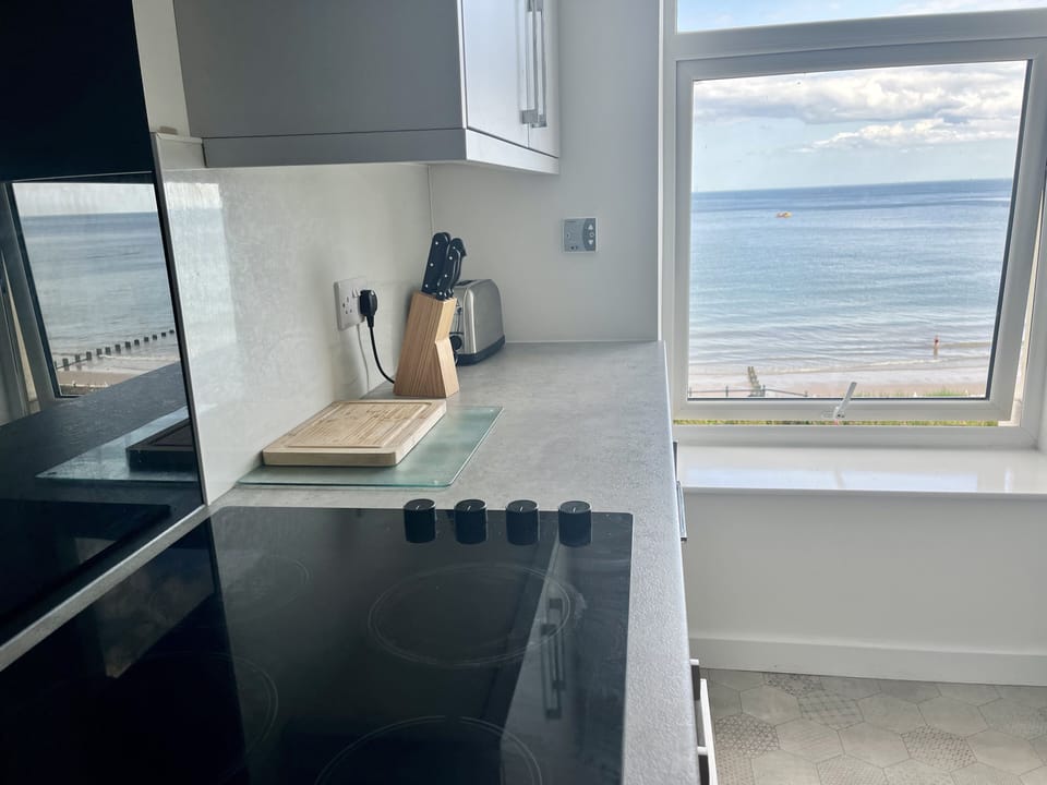 Cottage | Private kitchen | Cookware/dishes/utensils