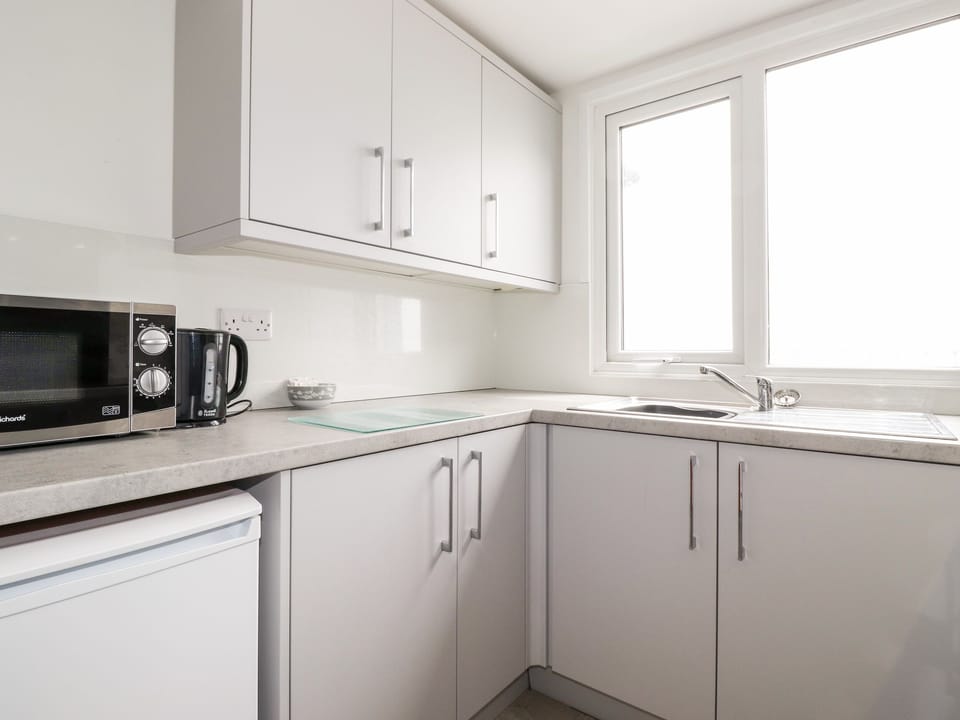 Cookware/dishes/utensils