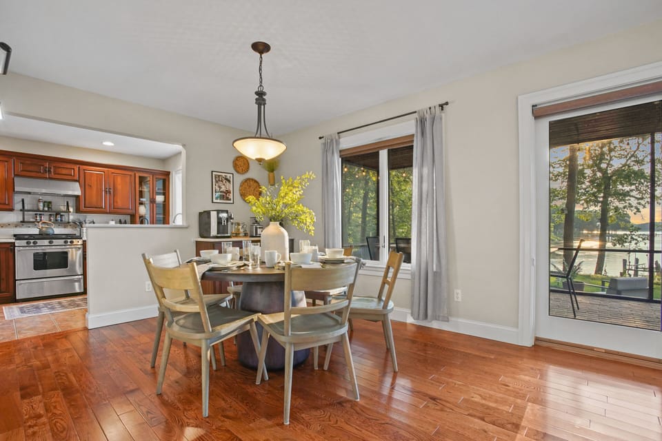 Gather around the dining room table that seats 6 for a homemade meal! Small folding table and chairs located in the closet for additional seating.