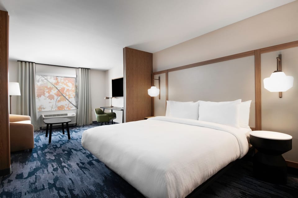 Desk, free WiFi, bed sheets