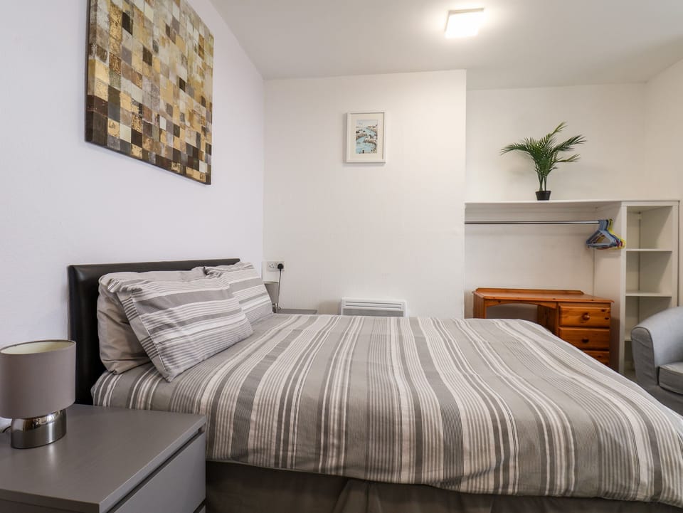 2 bedrooms, individually decorated, individually furnished, free WiFi