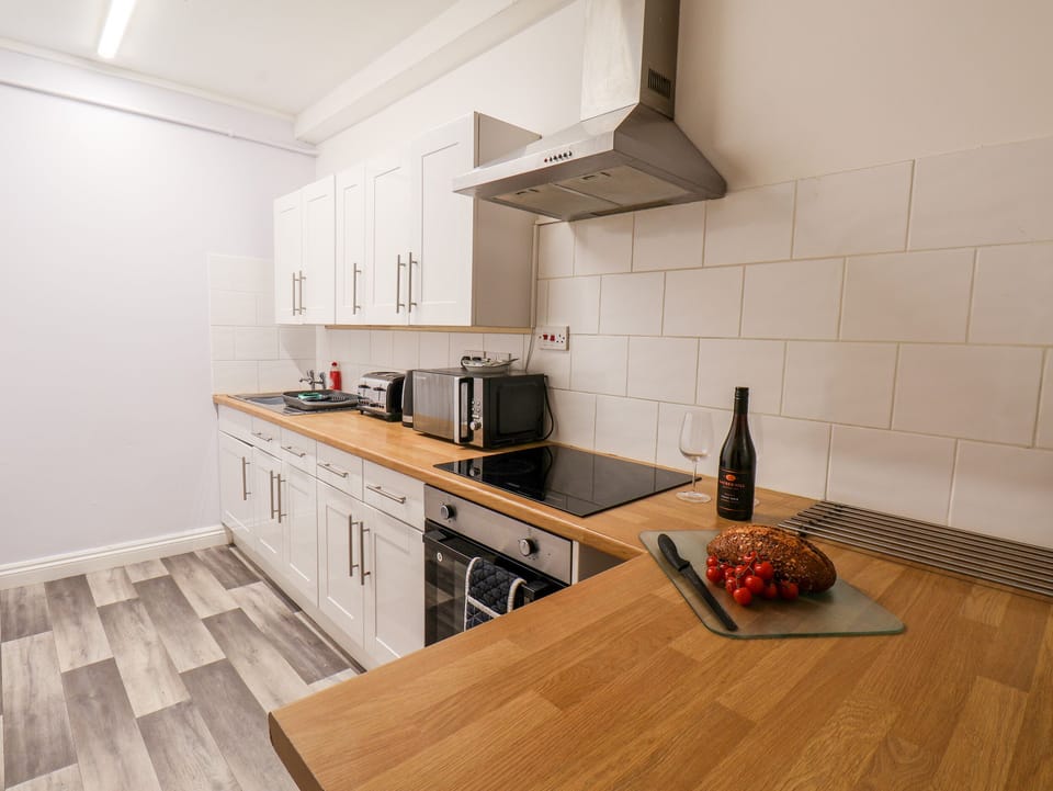 Cookware/dishes/utensils