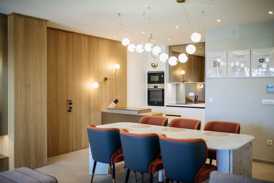 Panoramic Apartment, 2 Bedrooms, Sea View | In-room dining
