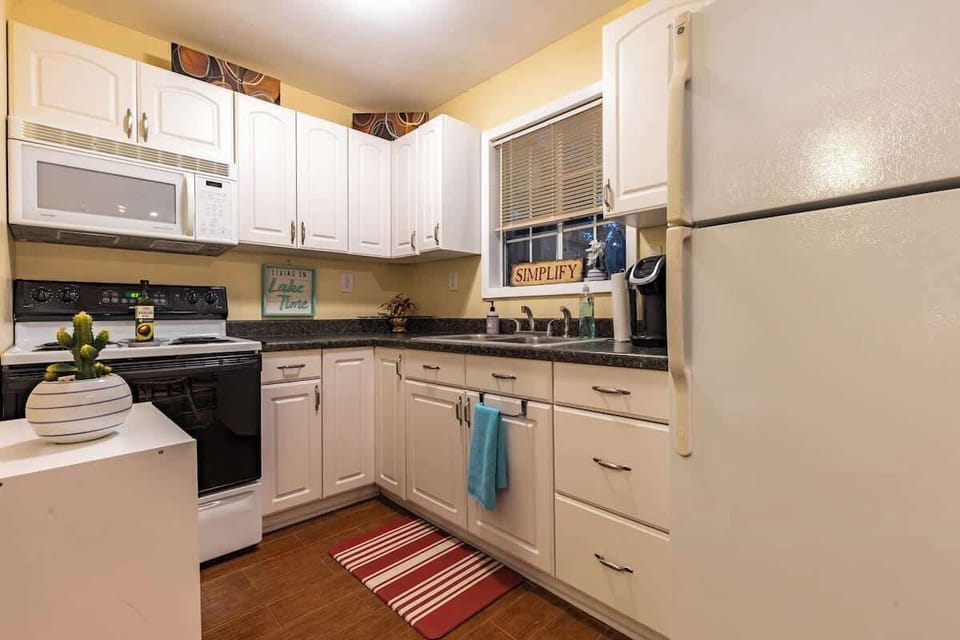 Upstairs:  Full kitchen to prepare a meal.