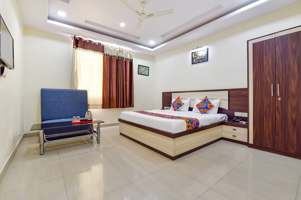 Premium Room | Egyptian cotton sheets, premium bedding, in-room safe, free WiFi
