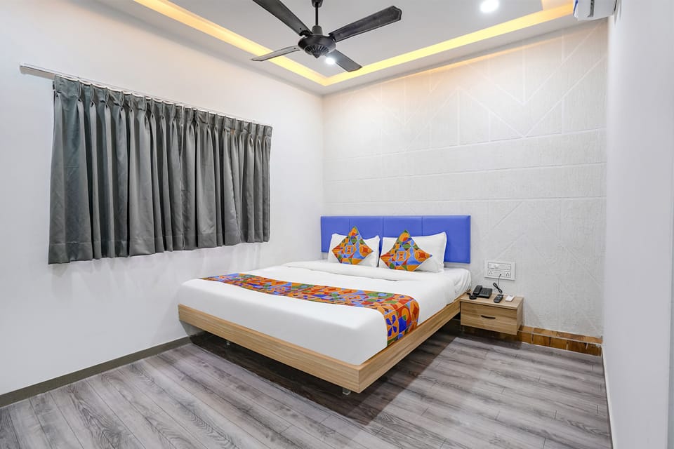 Deluxe Room | Egyptian cotton sheets, premium bedding, in-room safe, soundproofing