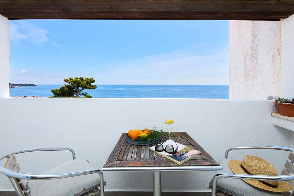Apartment (1 Bedroom) | Balcony