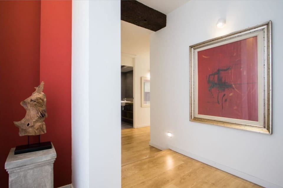 Deluxe Apartment, 2 Bedrooms (R-13) | Living area | 32-inch flat-screen TV with cable channels