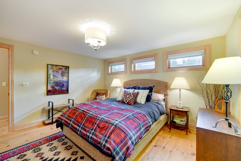Bedroom 1 | Queen Bed | 2nd Floor