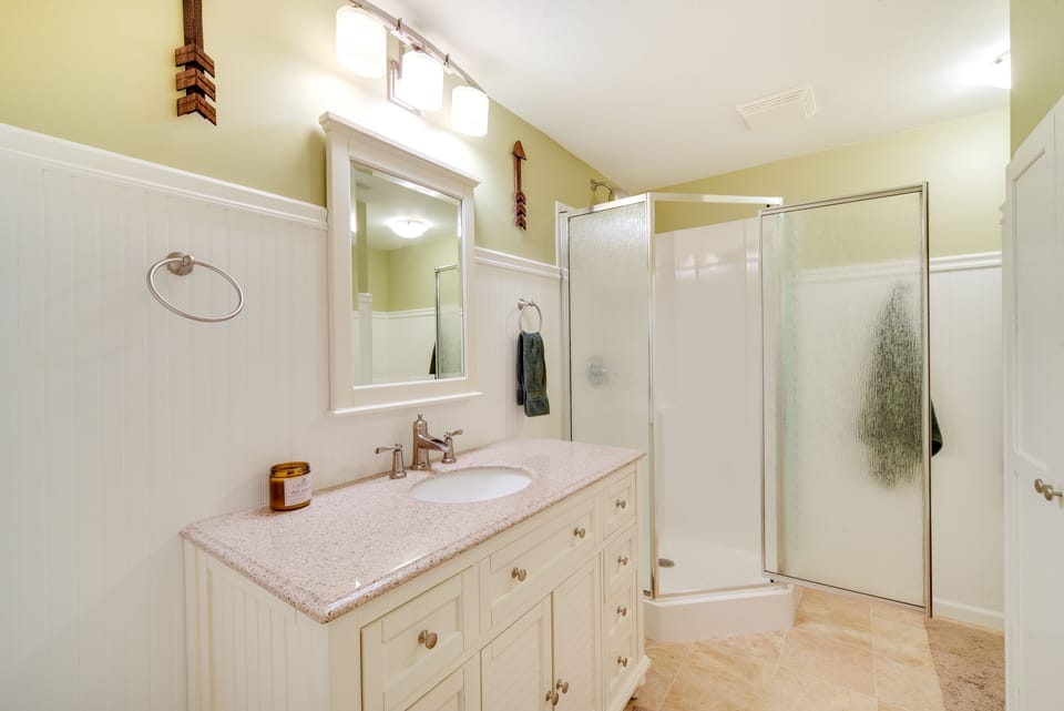 Full Bathroom | 1st Floor