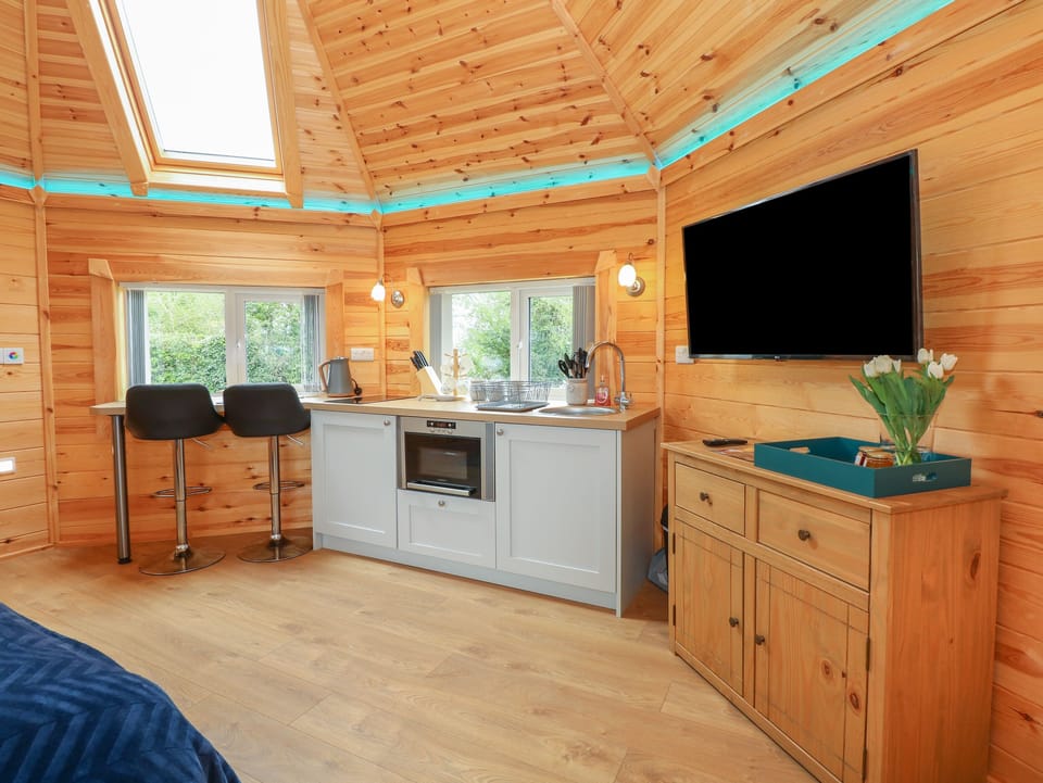 Fridge, electric kettle, toaster, cookware/dishes/utensils