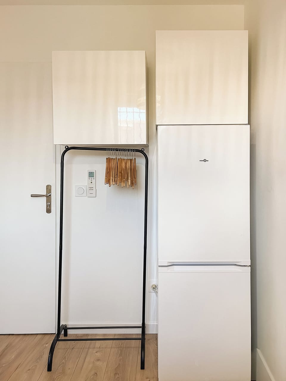 Storage and kitchenette (fridge, kettle, microwave in the cupboard)