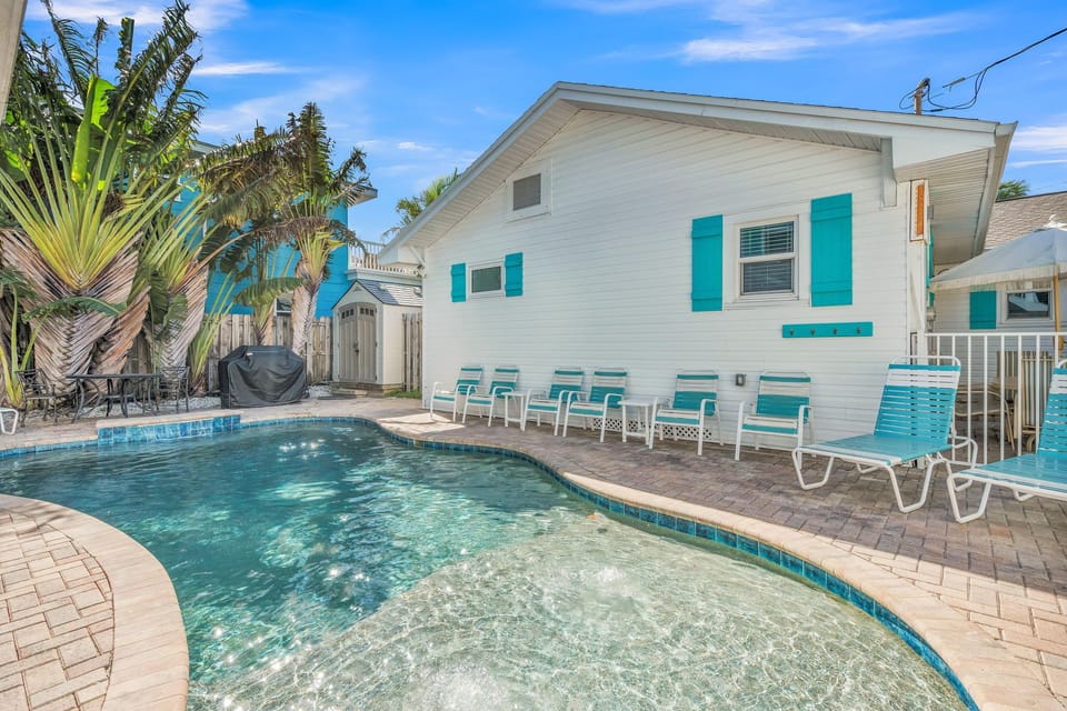 Shared Pool (with 4BR Main House and 2BR Lower Unit)