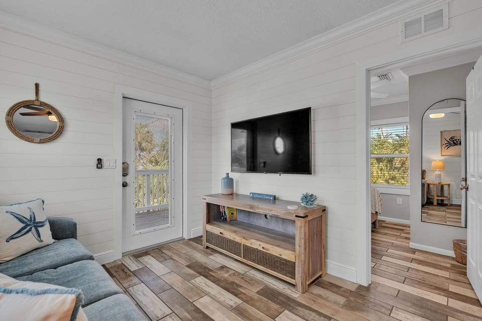 Upper Unit - Family Room