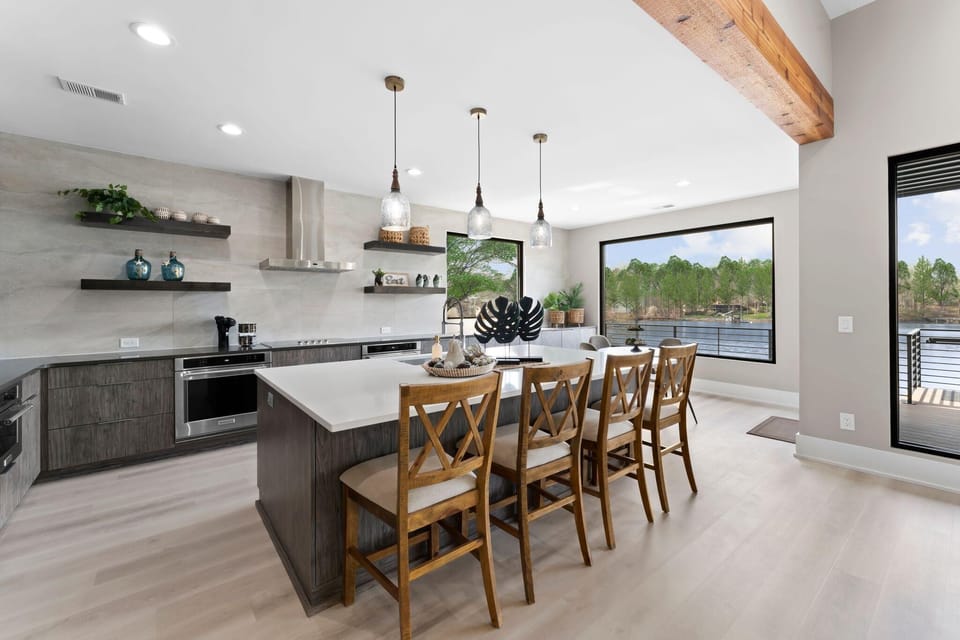 House, Multiple Beds (Salience Path w/Heated Pool & Game Ro) | Private kitchen | Oven