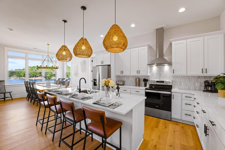 House, Multiple Beds (Hogan Crest) | Private kitchen | Oven, toaster