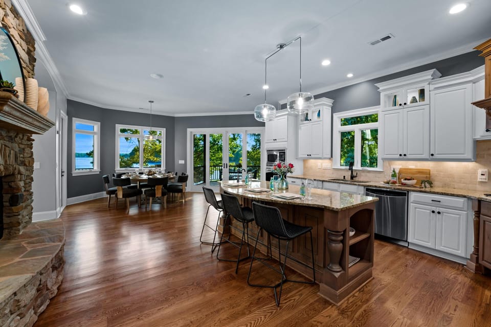 House, Multiple Beds (Sunset on Ballycastle) | Private kitchen | Oven, toaster