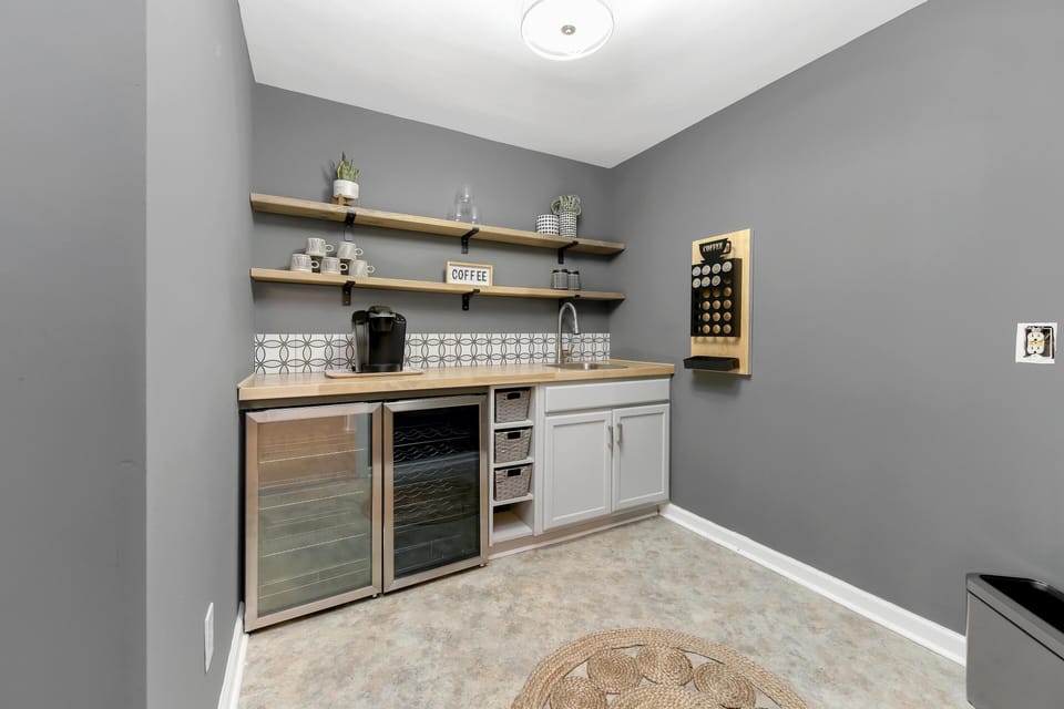 House, Multiple Beds (Normandy Approach) | Private kitchen | Oven, toaster