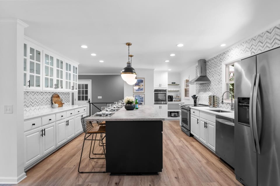 House, Multiple Beds (Queens Cove) | Private kitchen | Oven, toaster
