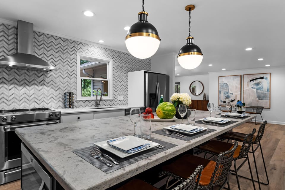 House, Multiple Beds (Queens Cove) | Private kitchen | Oven, toaster
