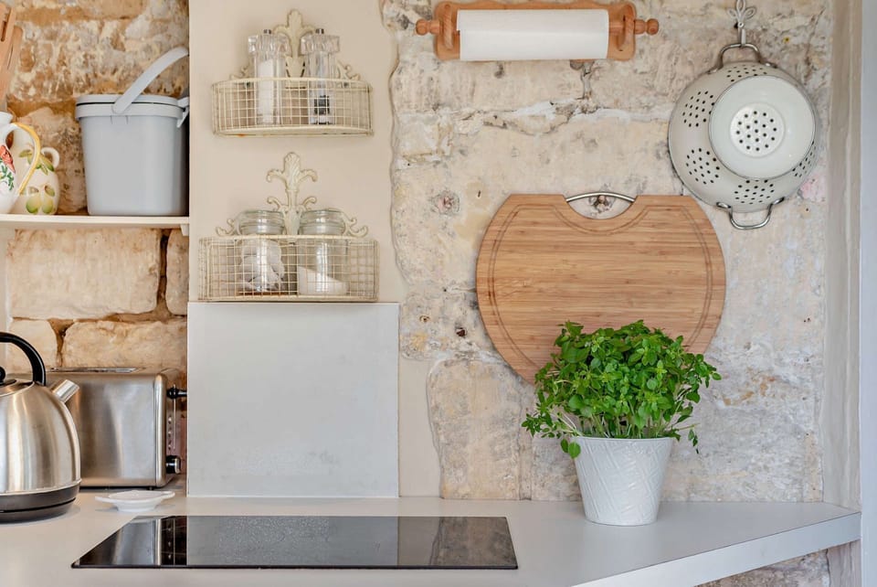 Pyatt's Pad Kitchen - StayCotswold