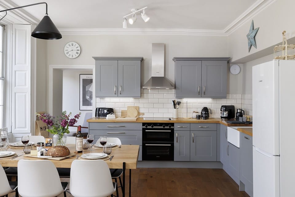 Molls Yard Kitchen - StayCotswold