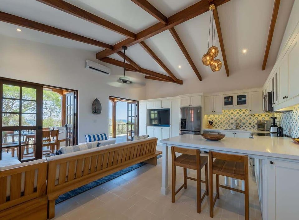 Kitchen & Living area