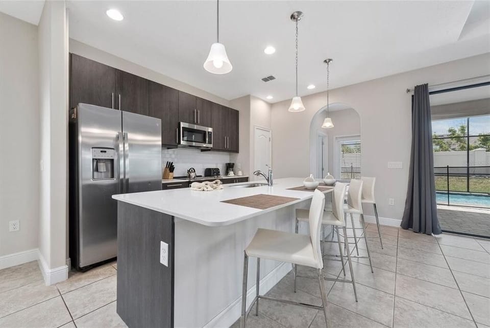 House, 4 Bedrooms | Private kitchen | Coffee/tea maker, fridge, oven, toaster