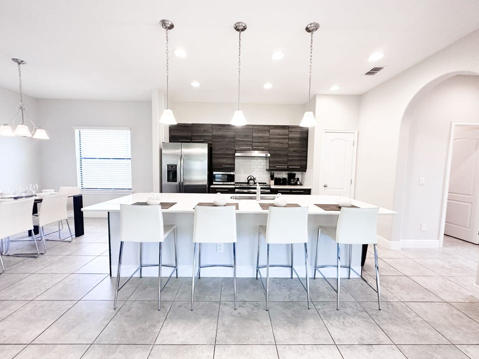 House, 4 Bedrooms | Private kitchen | Coffee/tea maker, fridge, oven, toaster