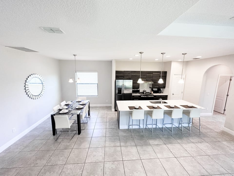 House, 4 Bedrooms | Private kitchen | Coffee/tea maker, fridge, oven, toaster