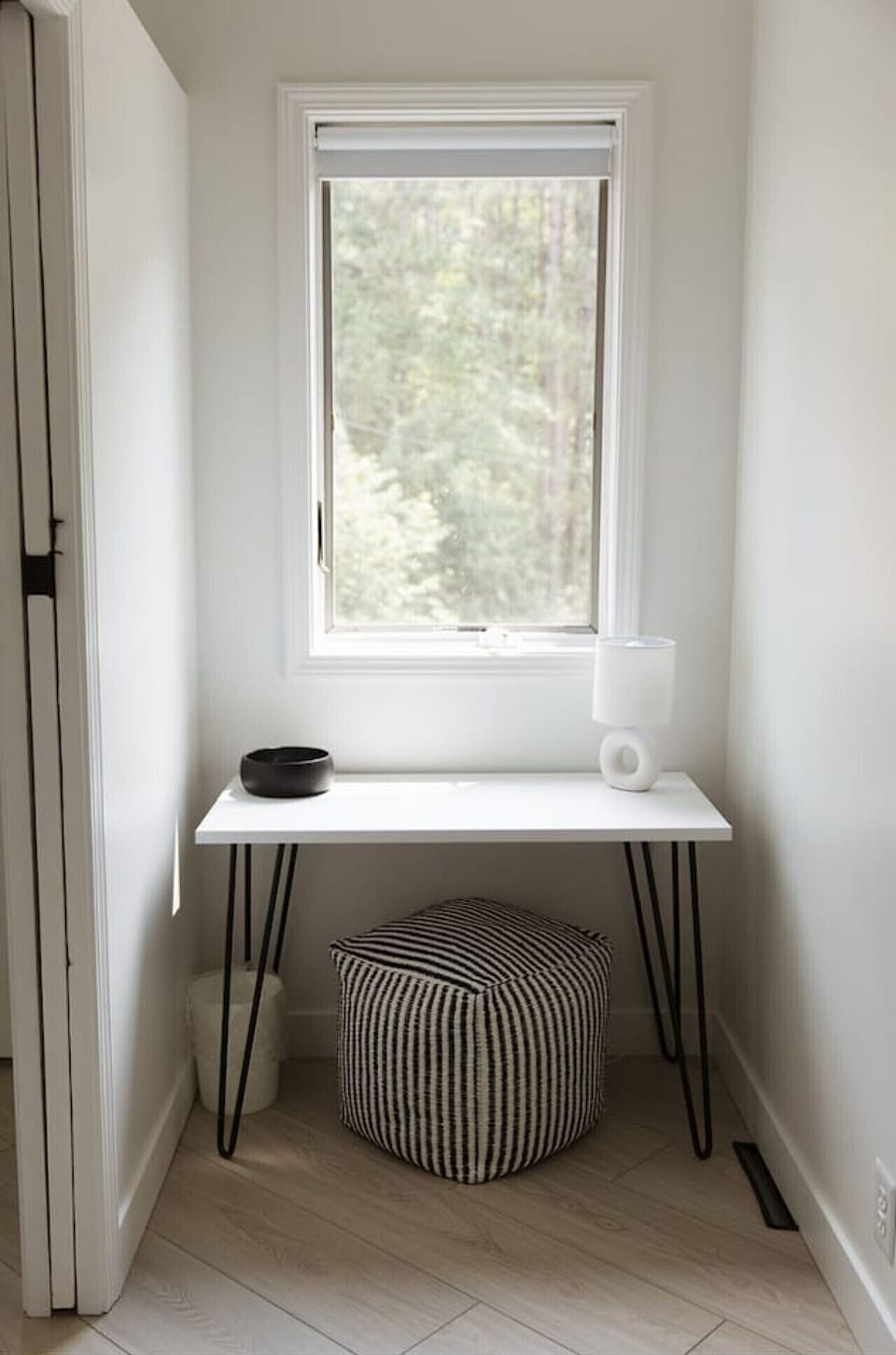 Cozy nook with a view 🌲🪟 Perfect spot to journal, sip coffee, or get inspired ✍️☕ #VacationRentalVibes #PeacefulStay #CozyCorner #WorkOrRelax
