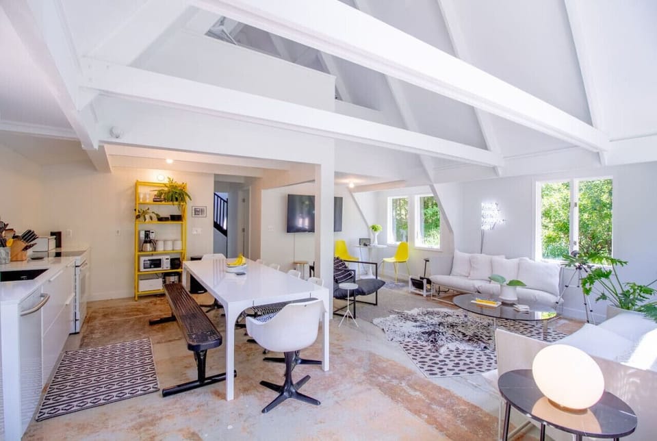 Bright, open-concept living with modern vibes and cozy charm ☀️🛋️✨ #HomeGoals #ModernLiving #InteriorDesign #CozyVibes