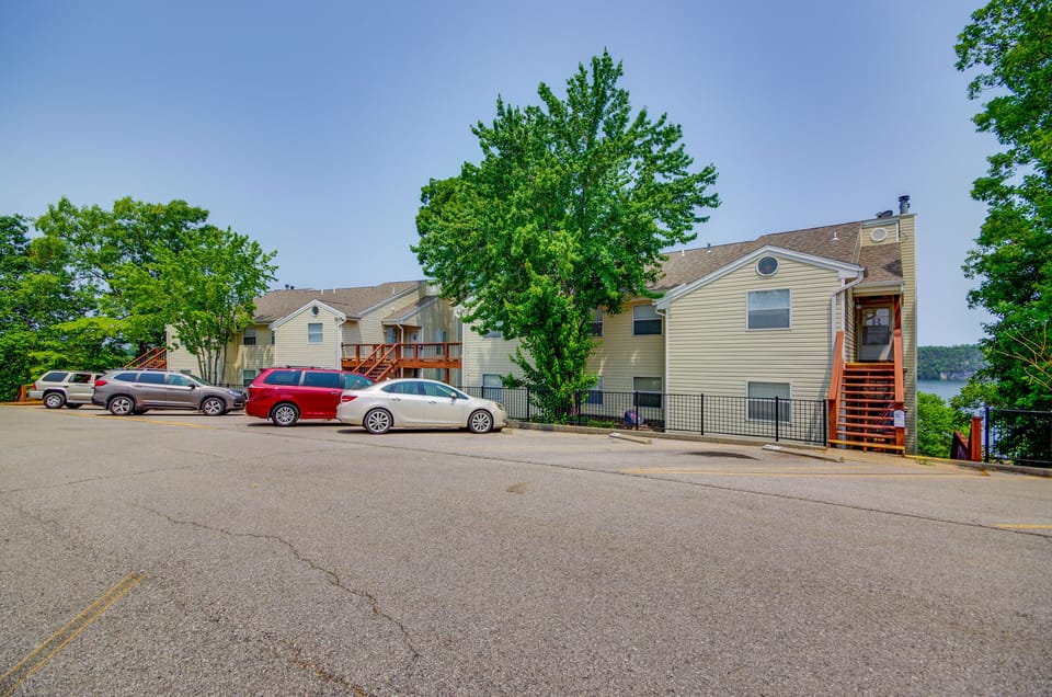 Condo Exterior | Keyless Entry | Expansive Lake Views