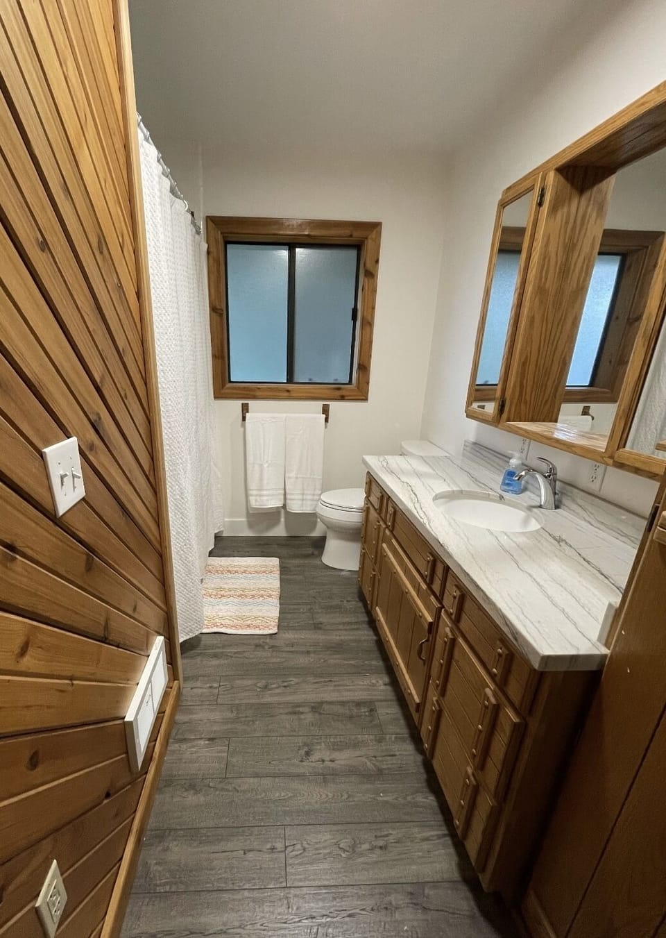 Full guest bath